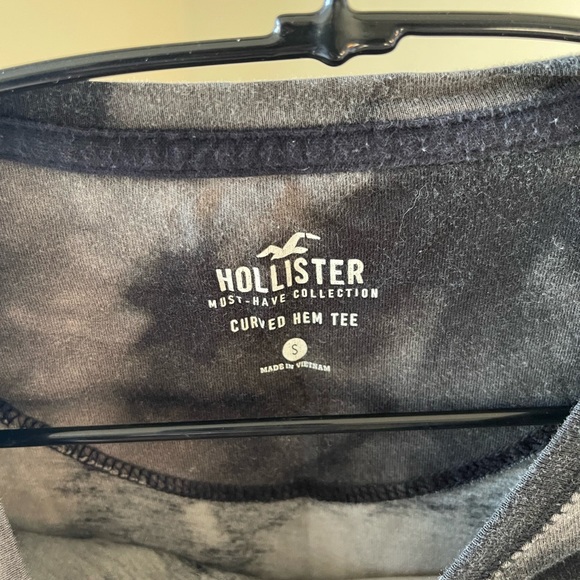 Hollister Super Soft Long Sleeve T-shirt - Small - Picture 3 of 5